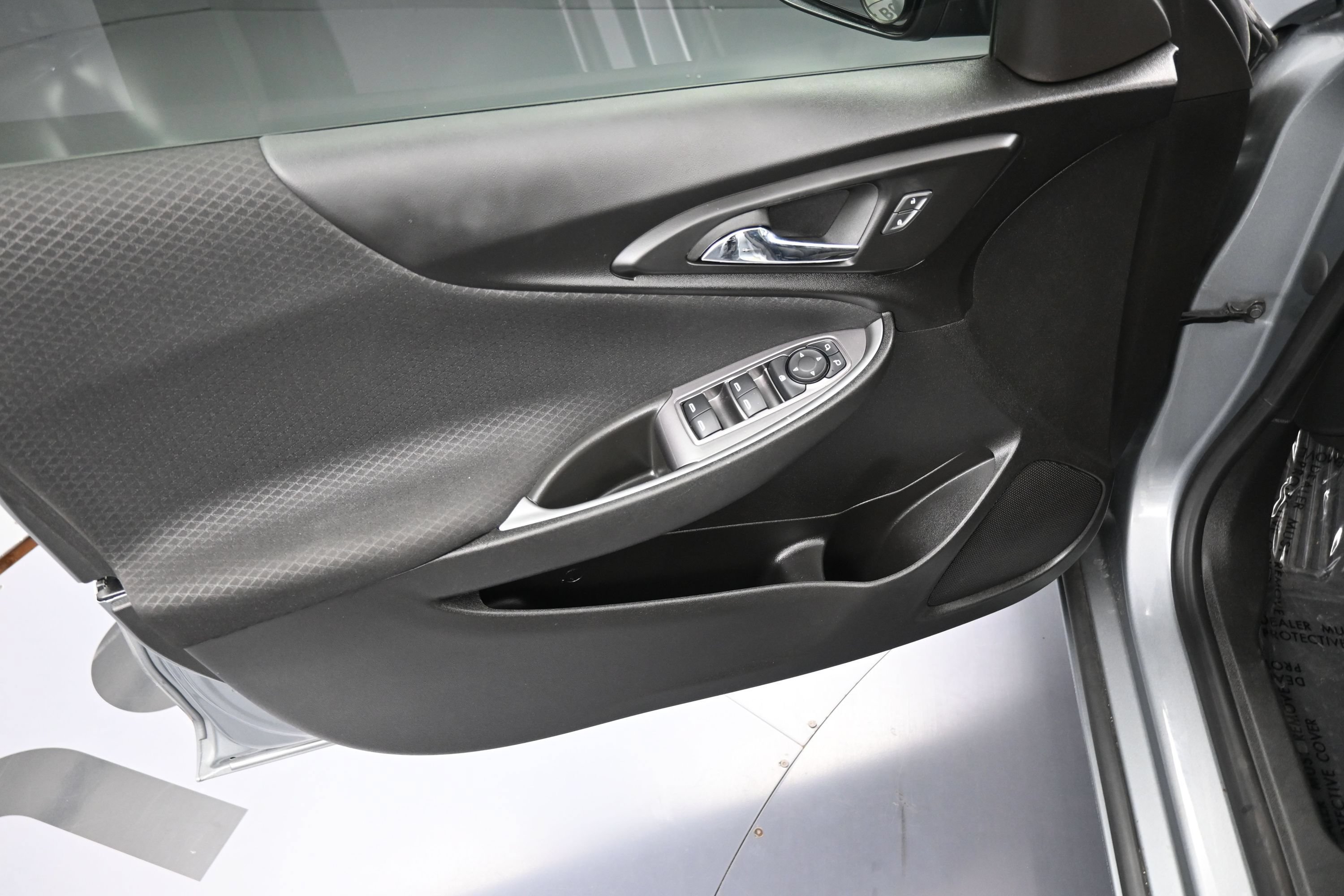 Used 2023 Chevrolet Malibu LS FWD image 13
