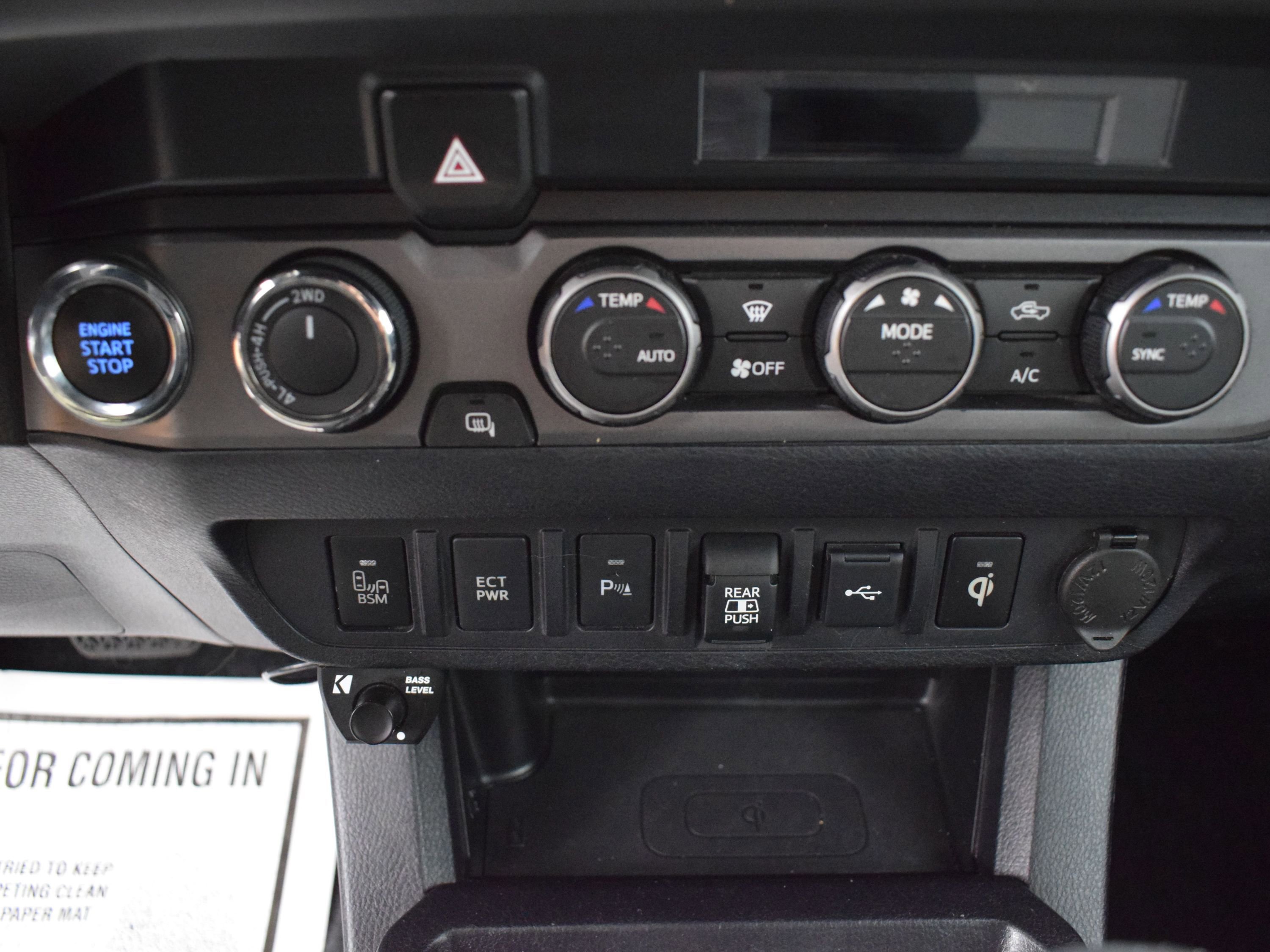 Used 2021 Toyota Tacoma TRD Sport w/ Technology Package image 16