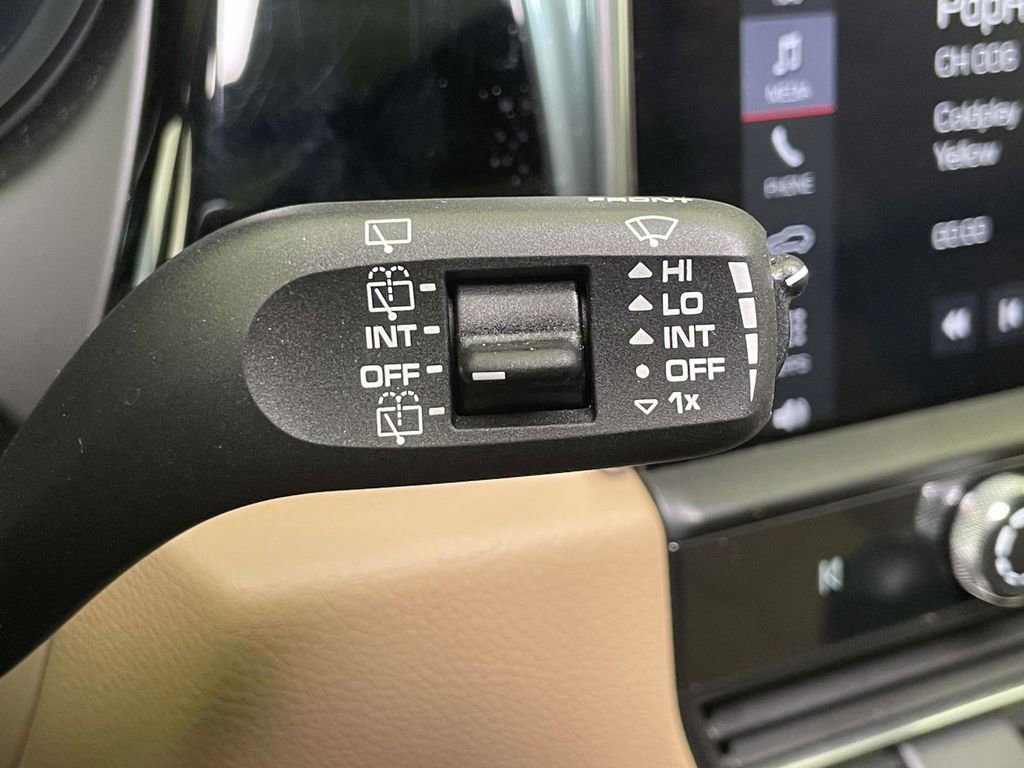 Certified 2025 Porsche Macan image 43