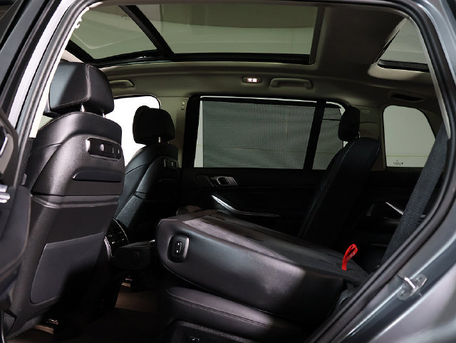 Used 2025 BMW X7 xDrive40i AWD/4WD image 15