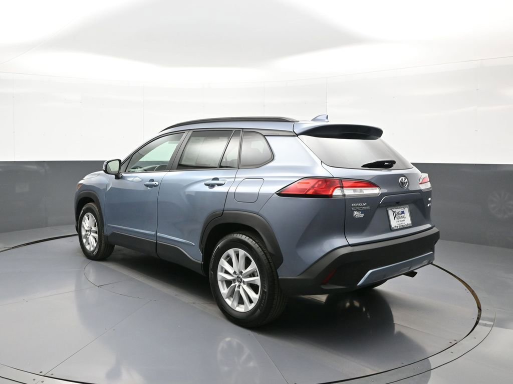 Certified 2022 Toyota Corolla Cross LE AWD/4WD image 8