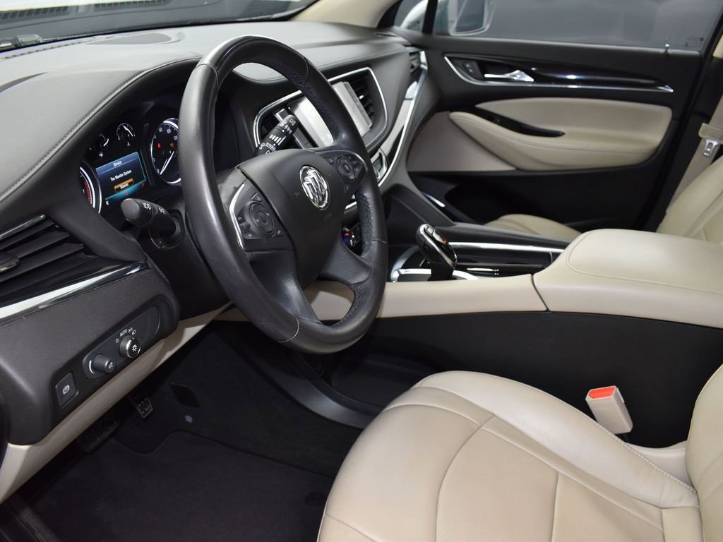 Used 2018 Buick Enclave Essence image 12
