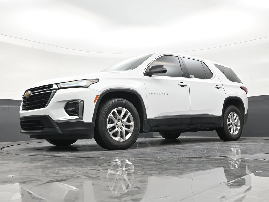 Used 2023 Chevrolet Traverse LS FWD image 19