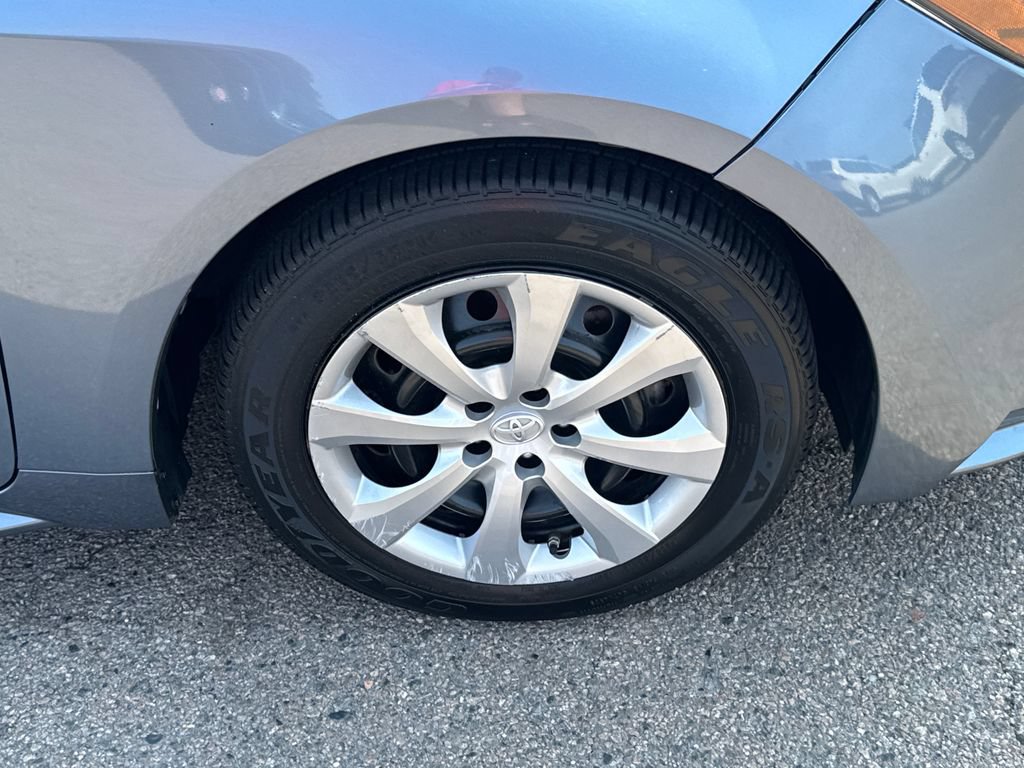 Used 2020 Toyota Corolla LE FWD image 40