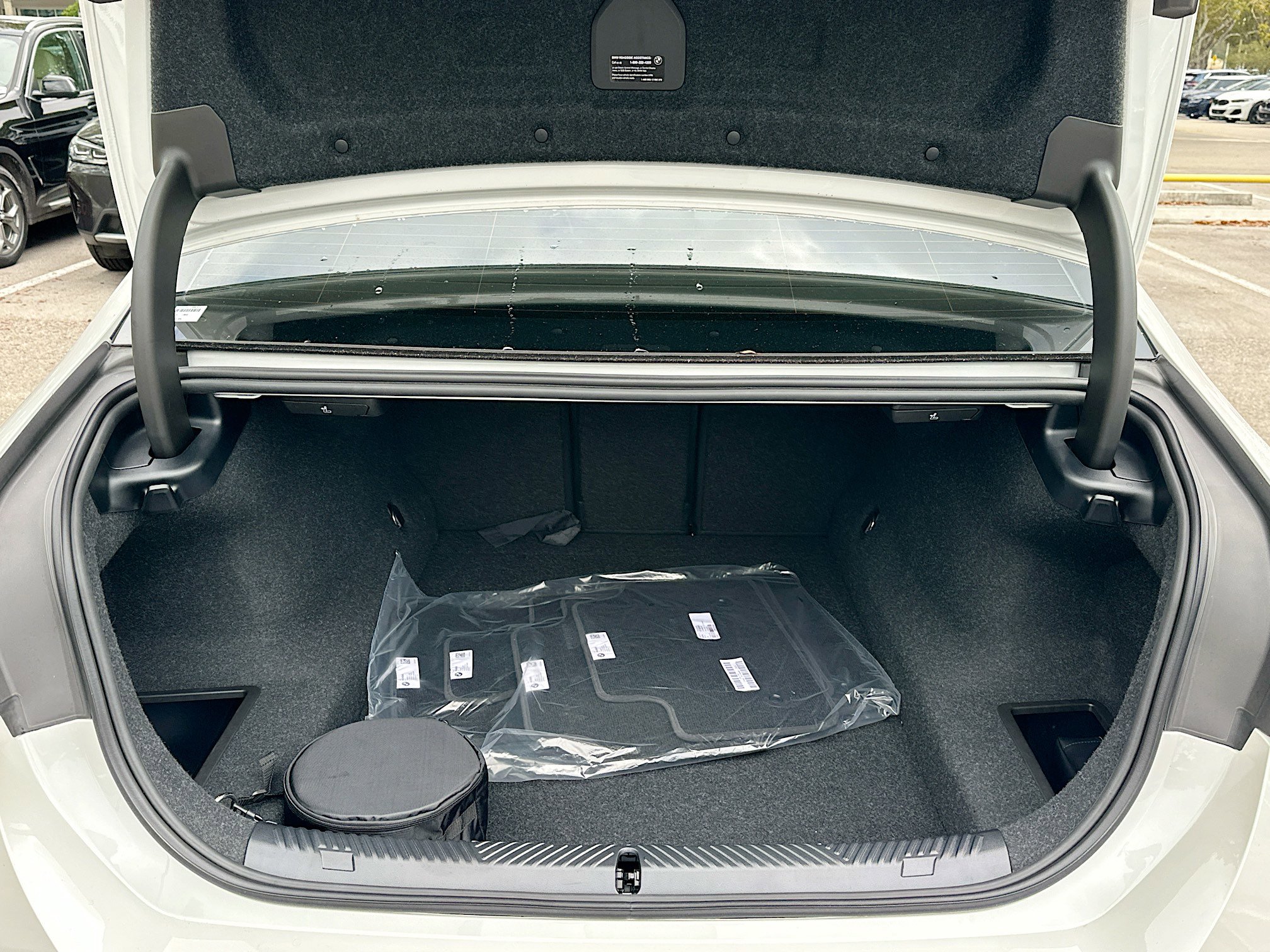 Used 2026 BMW 530i xDrive w/ Executive Package image 29