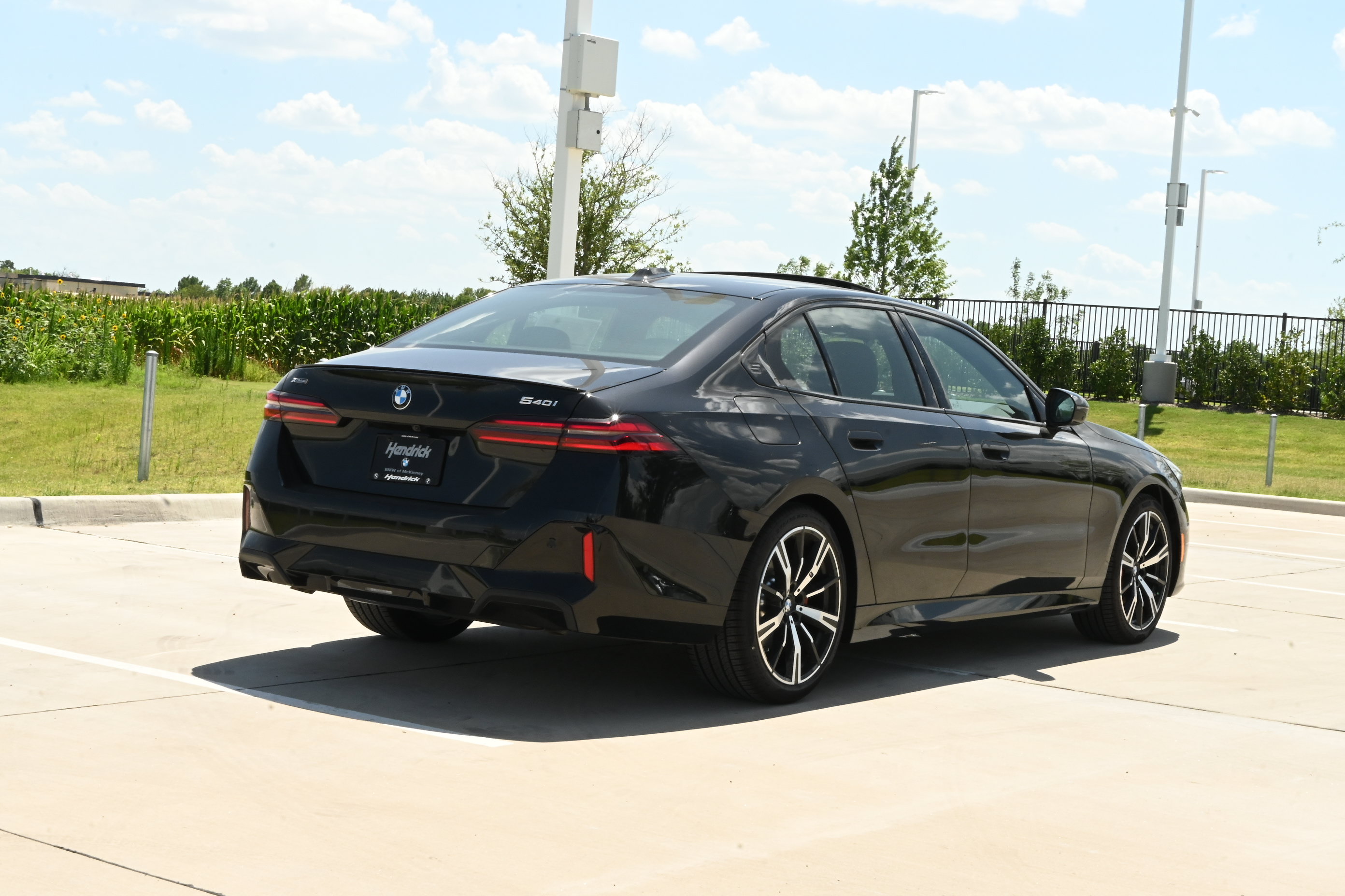 New 2027 BMW 540i xDrive w/ M Sport Package AWD/4WD image 8