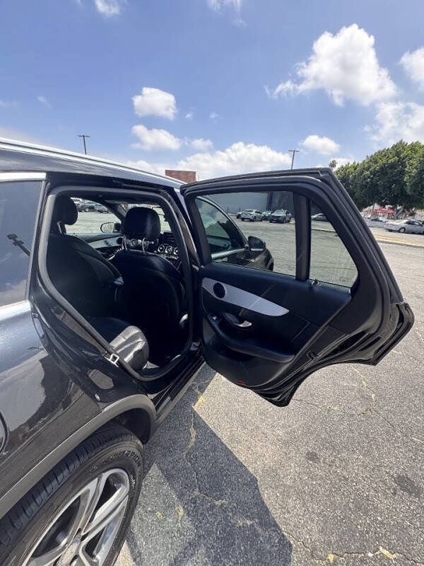 Used 2017 Mercedes-Benz GLC 300 image 11