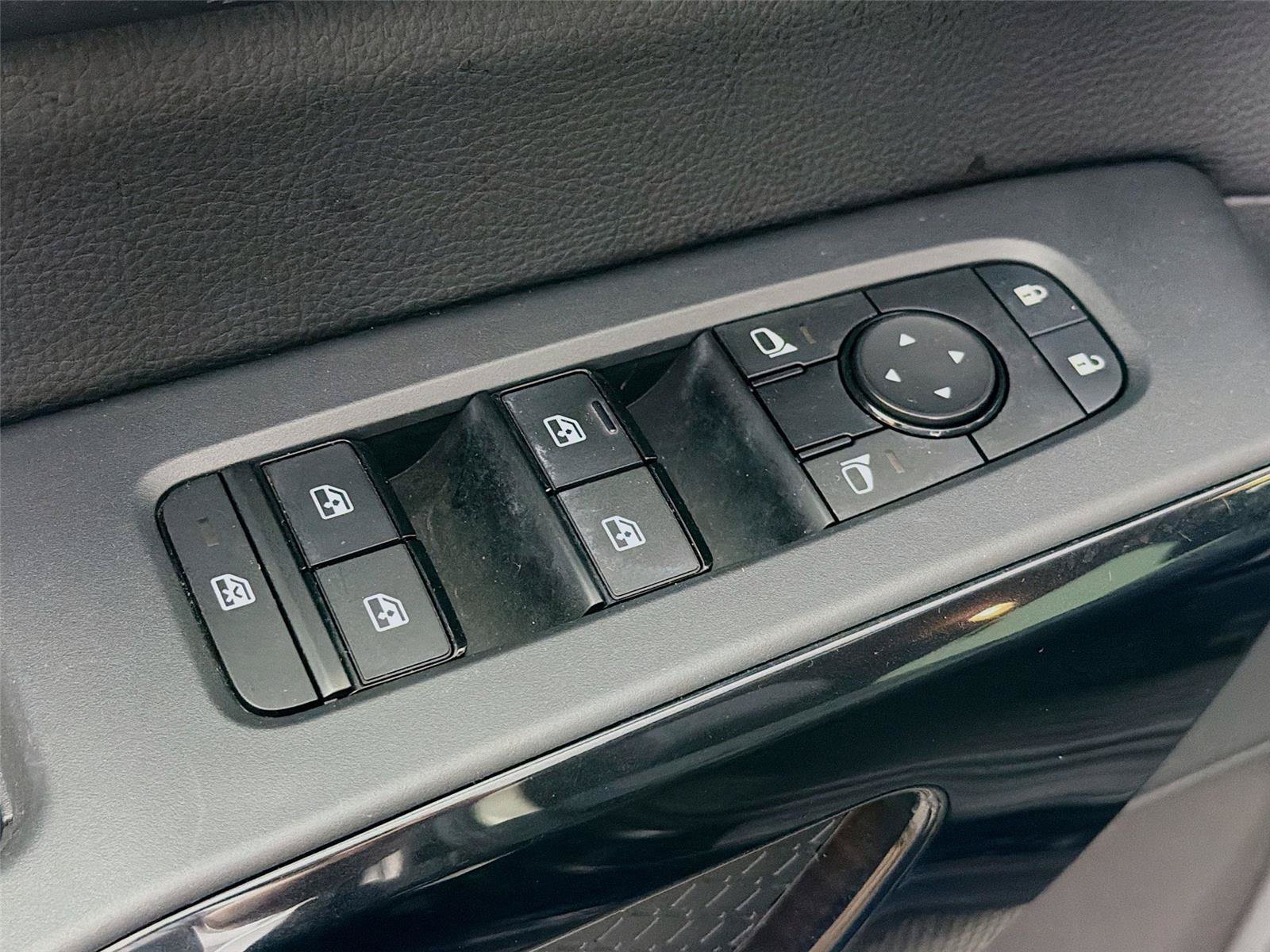 Used 2023 Nissan Pathfinder S AWD/4WD image 18