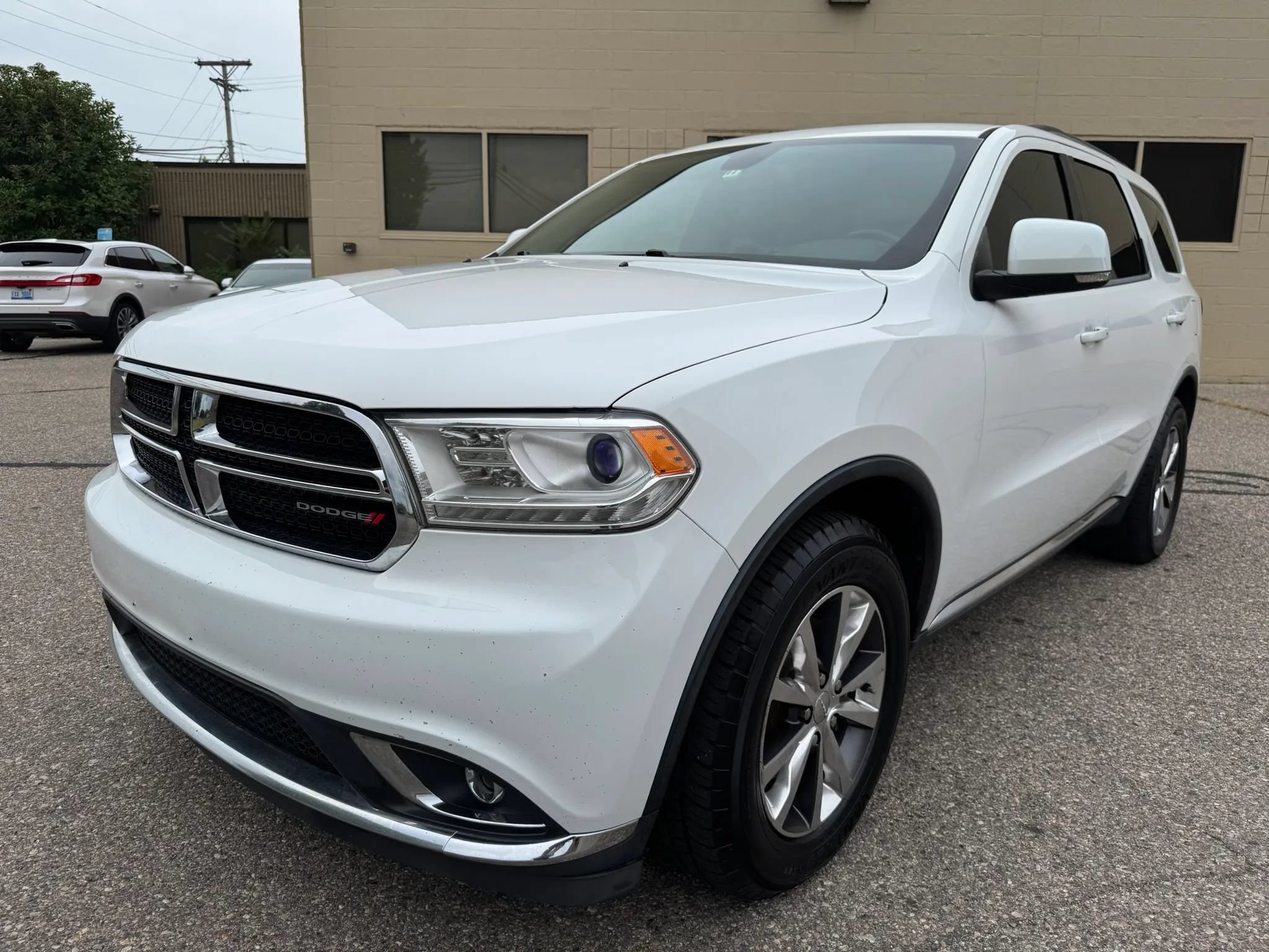 Used 2016 Dodge Durango Limited w/ Nav & Power Liftgate Group RWD image 3