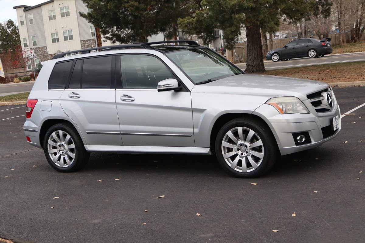 Used 2012 Mercedes-Benz GLK 350 4MATIC image 2