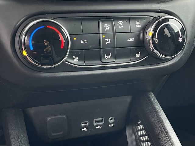 Used 2023 Chevrolet TrailBlazer LT FWD image 19