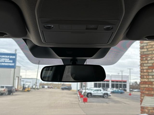New 2025 Nissan Kicks SR AWD/4WD image 16