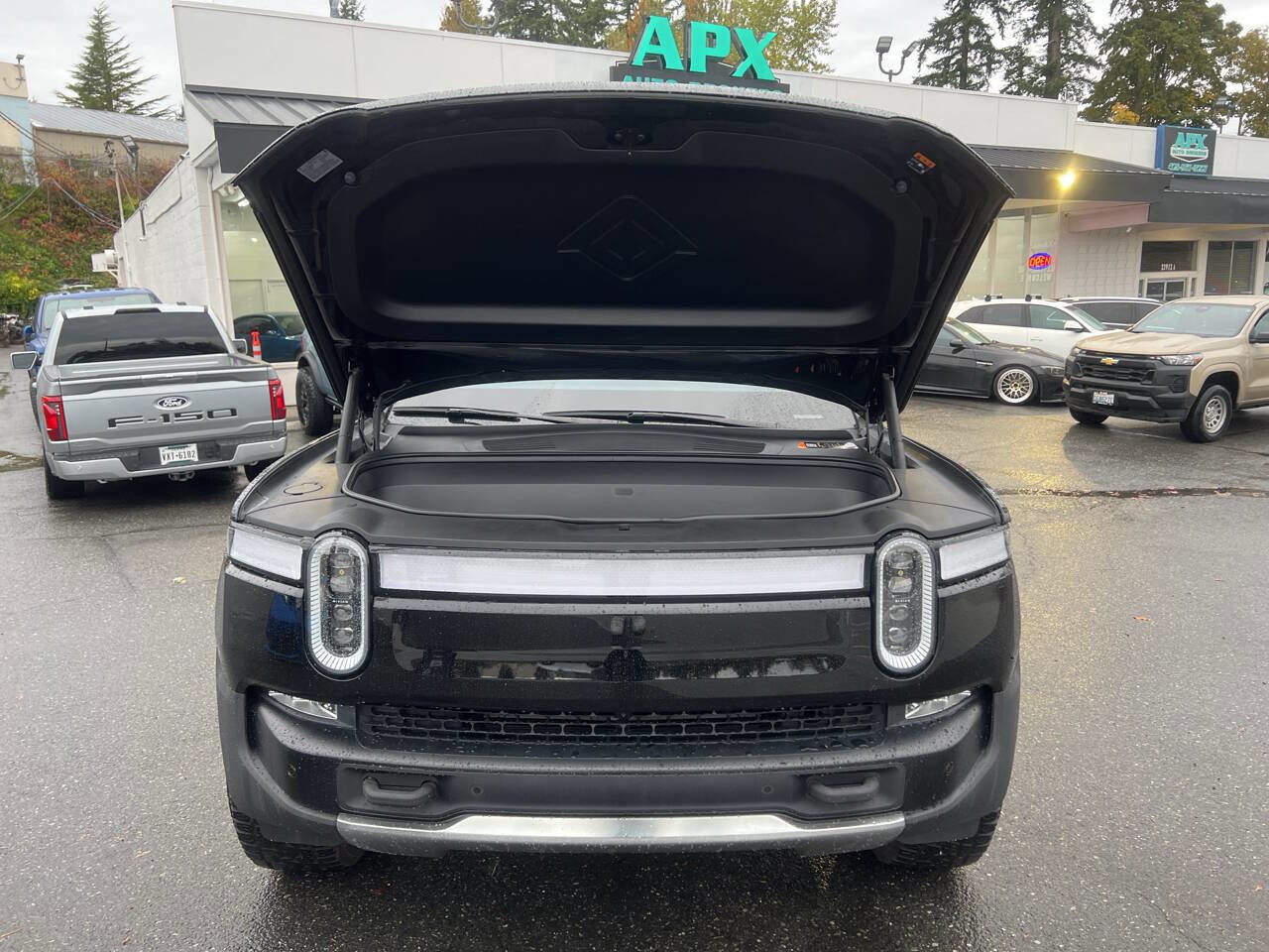 Used 2023 Rivian R1T Adventure image 11