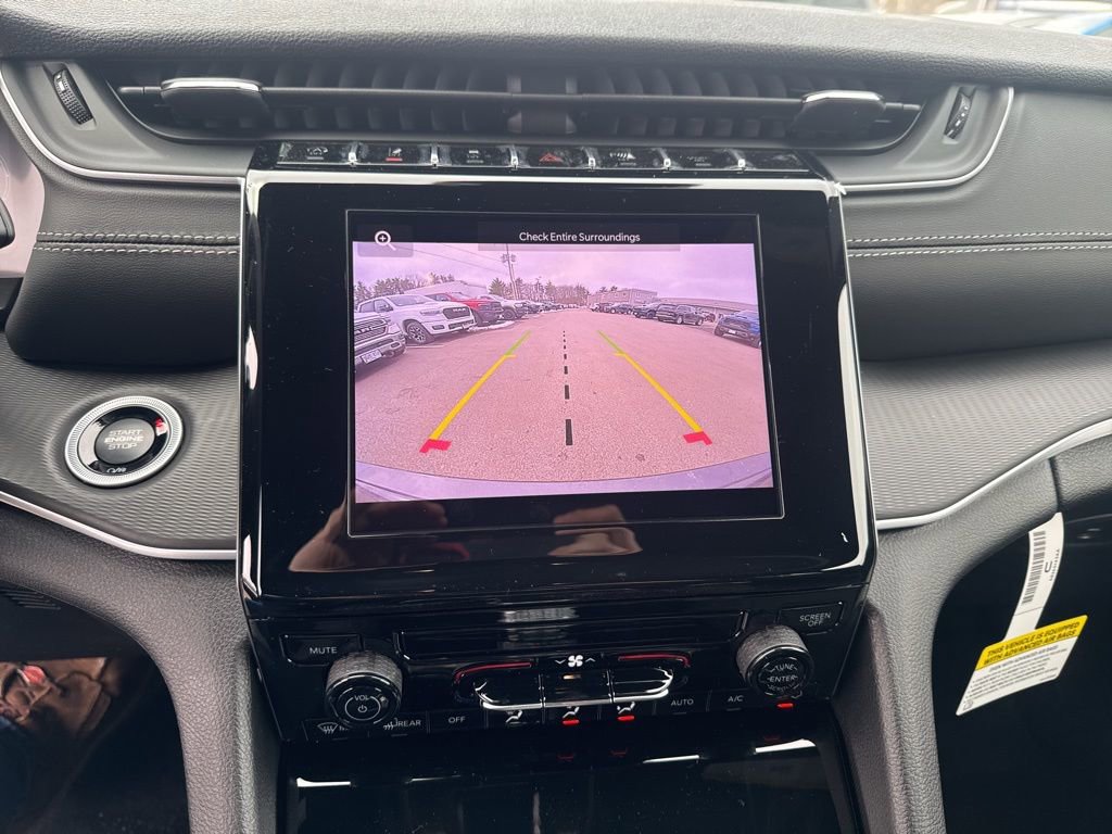 New 2026 Jeep Grand Cherokee Laredo image 13