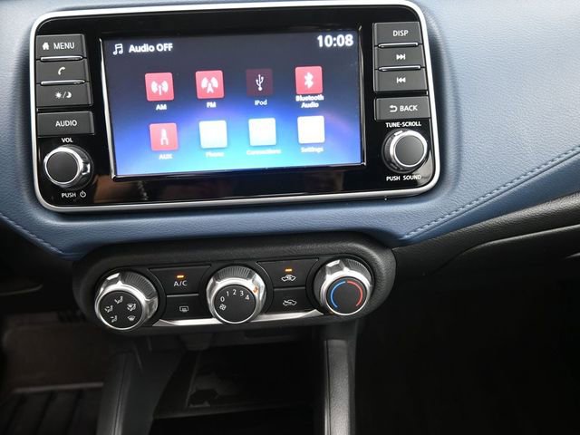Used 2025 Nissan Versa SV image 9