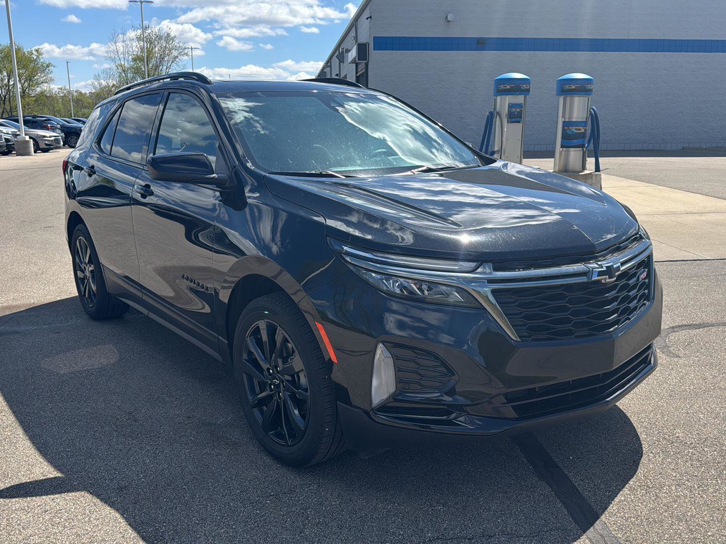 Used 2023 Chevrolet Equinox RS FWD image 8