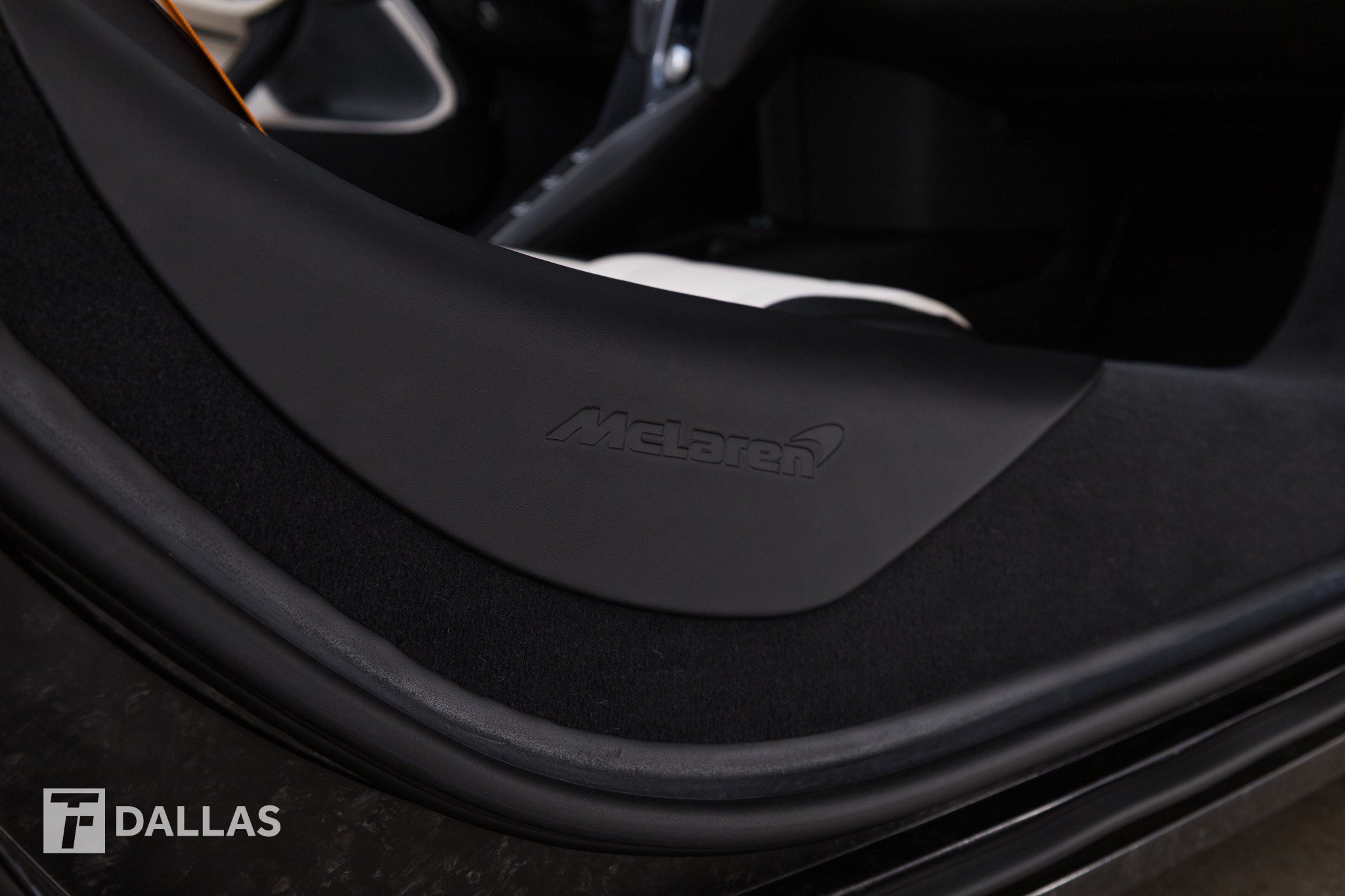 Used 2024 McLaren 750S Spider RWD image 30
