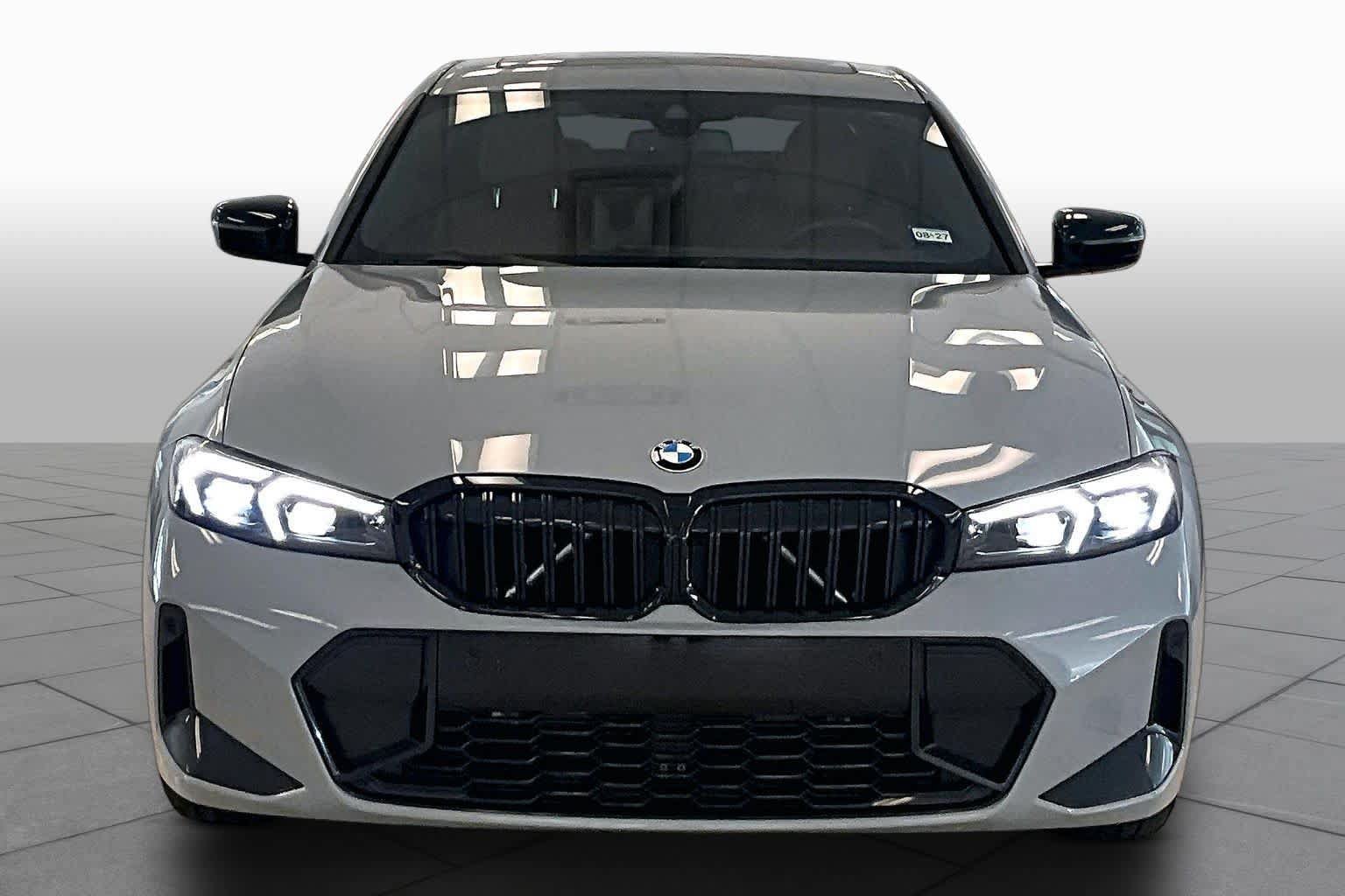 Used 2025 BMW 330i Sedan w/ M Sport Package RWD image 3