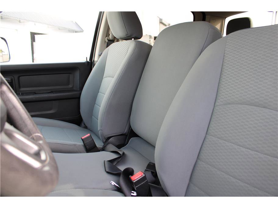 Used 2017 RAM 2500 Tradesman w/ Chrome Appearance Group image 31