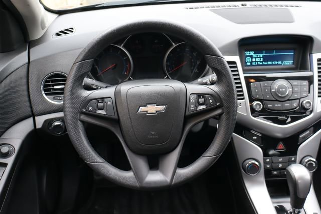 Used 2015 Chevrolet Cruze LT image 14