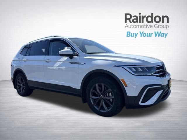 Used 2023 Volkswagen Tiguan SE w/ Panoramic Sunroof Package AWD/4WD image 1