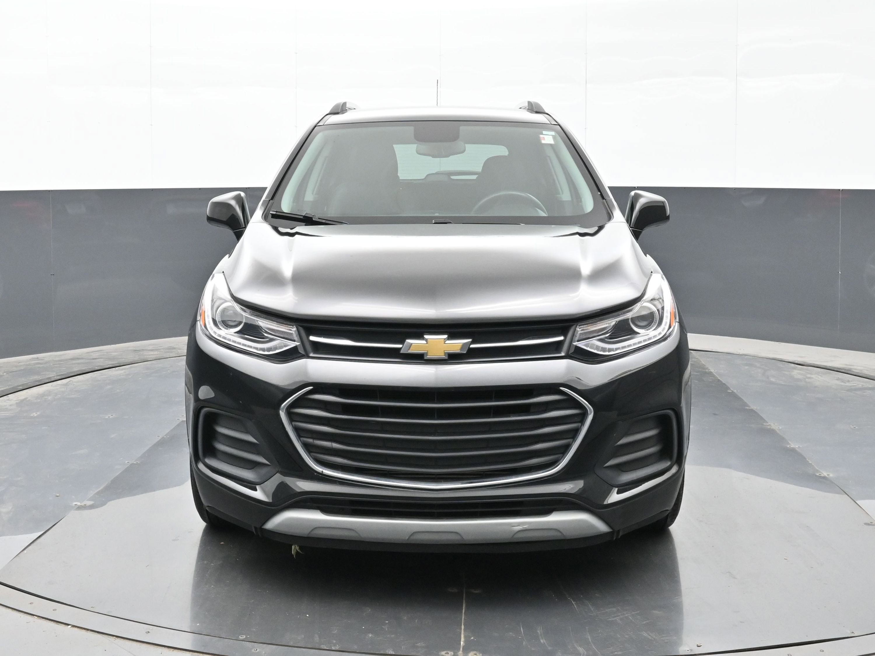 Used 2020 Chevrolet Trax LT w/ LT Convenience Package image 3