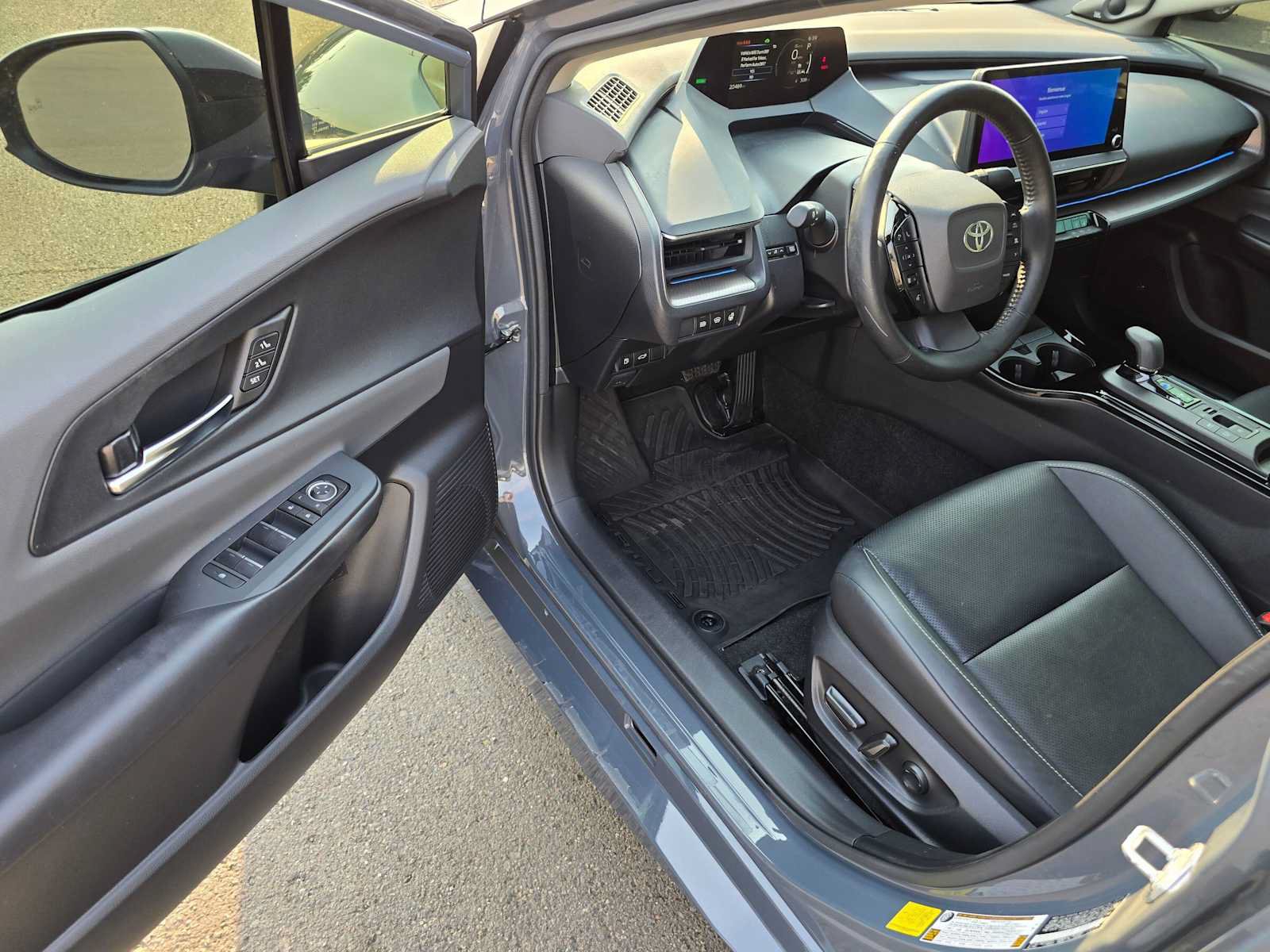 Used 2023 Toyota Prius Limited AWD/4WD image 21