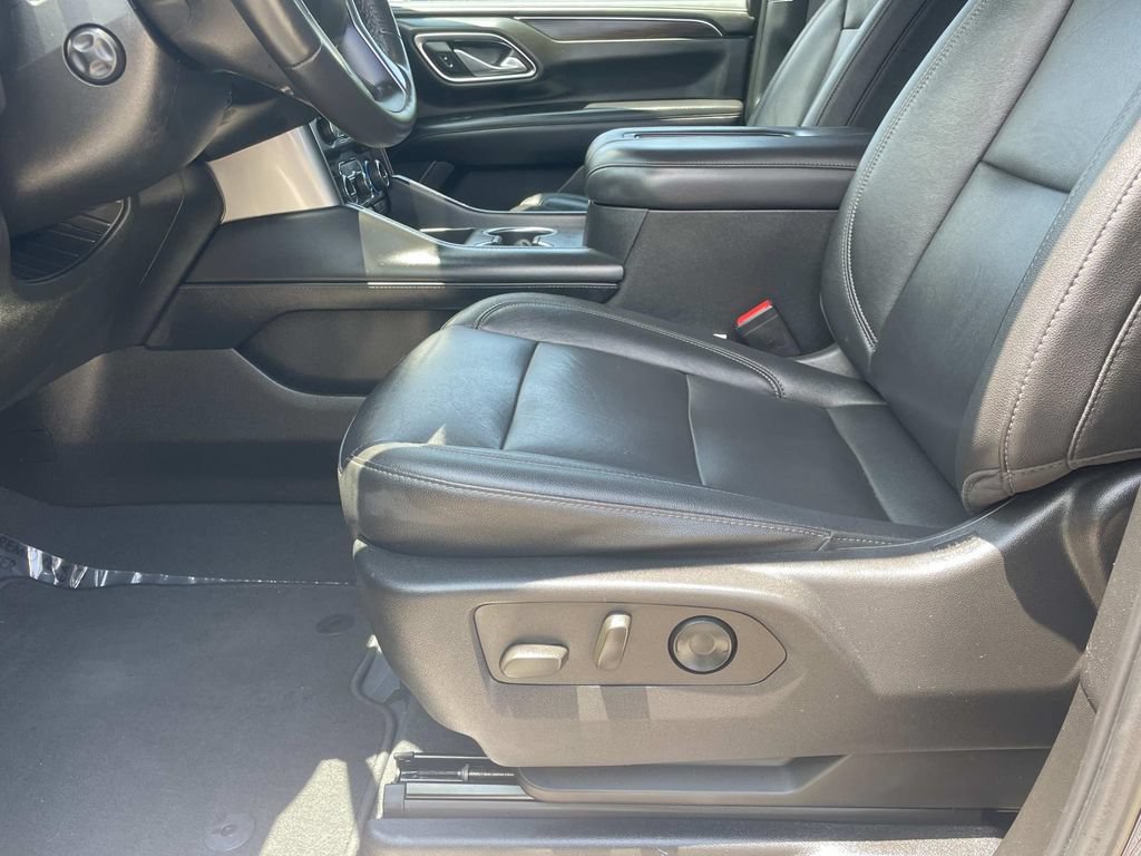 Certified 2022 Chevrolet Tahoe LT w/ Luxury Package AWD/4WD image 17