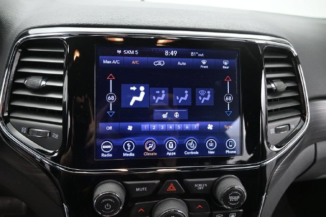Used 2019 Jeep Grand Cherokee Altitude AWD/4WD image 34