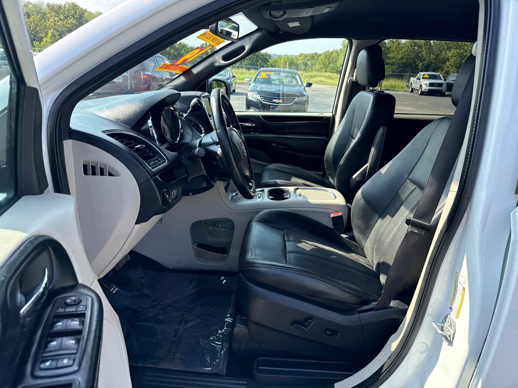 Used 2019 Dodge Grand Caravan SXT FWD image 9