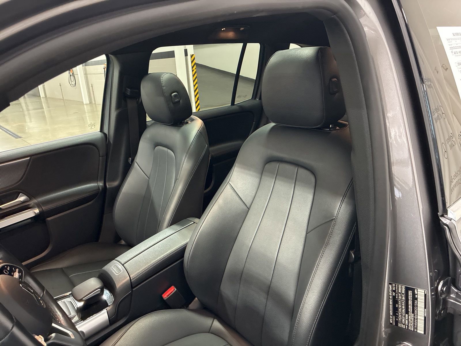 Used 2022 Mercedes-Benz GLB 250 4MATIC image 11