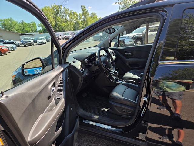 Used 2020 Chevrolet Trax Premier w/ LPO, Cargo Package AWD/4WD image 11