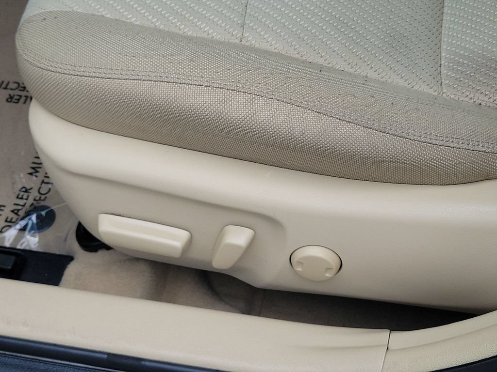 Used 2017 Toyota Camry XLE FWD image 23