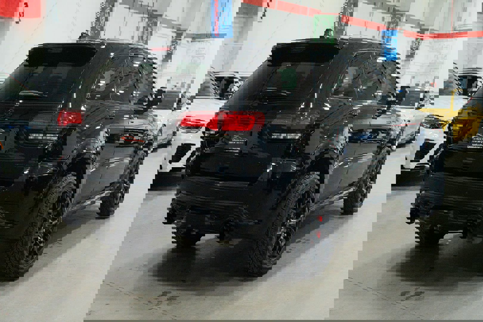 Used 2018 Jeep Grand Cherokee SRT w/ Trailer Tow Group IV image 8