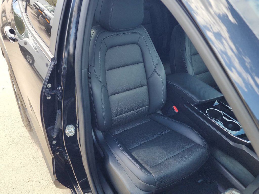 Used 2025 Chevrolet Equinox LT w/ Convenience Package II FWD image 24