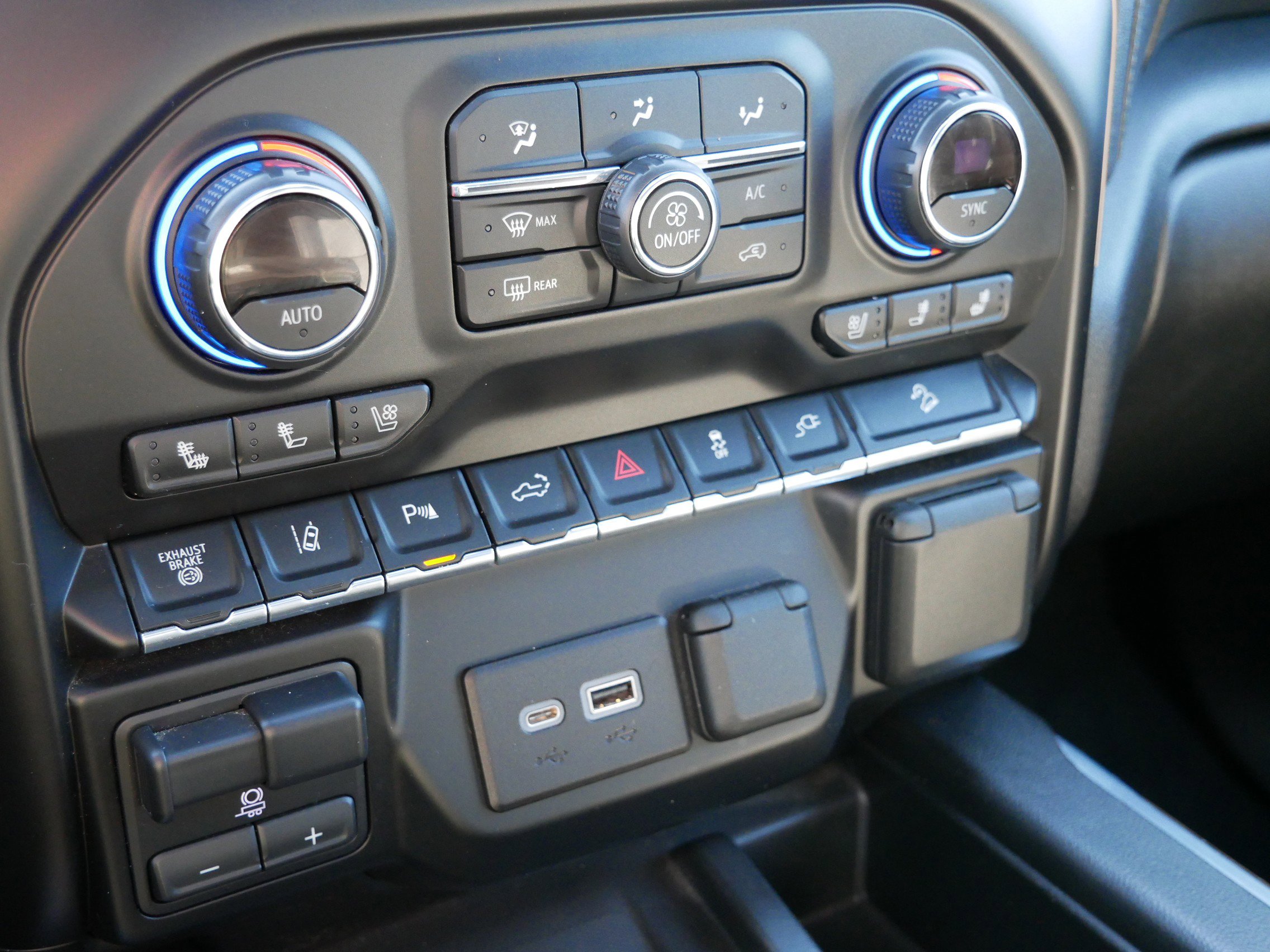 Used 2021 Chevrolet Silverado 2500 High Country w/ Z71 Off-Road Package image 20