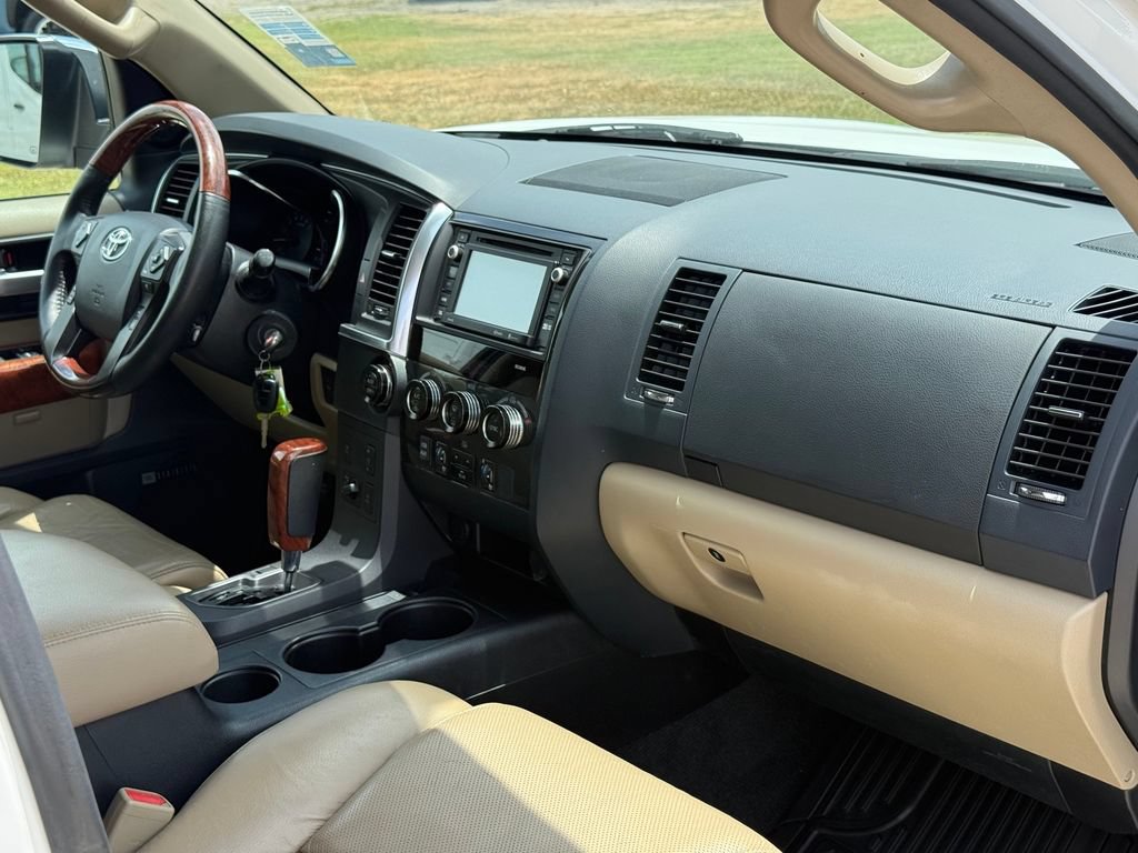 Used 2018 Toyota Sequoia Platinum RWD image 29