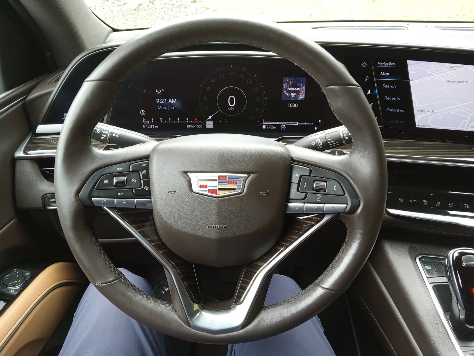 Used 2021 Cadillac Escalade ESV Premium Luxury AWD/4WD image 14