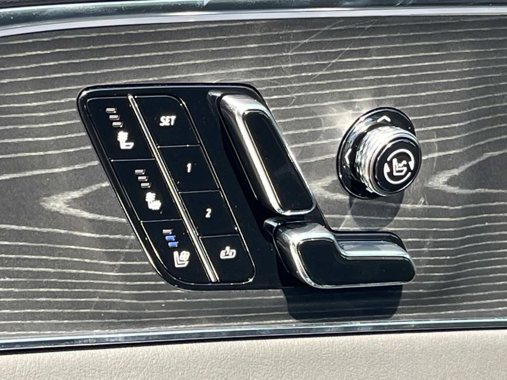 New 2026 Cadillac Lyriq Premium Luxury AWD/4WD image 24