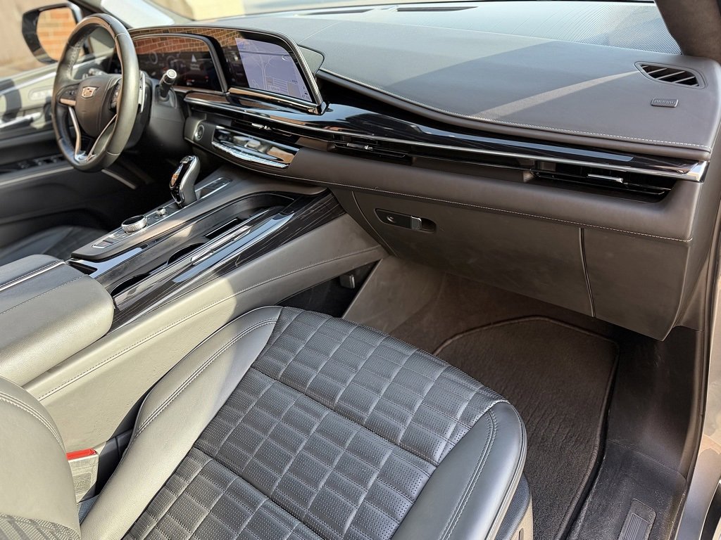 Used 2023 Cadillac Escalade V w/ LPO, ONYX Package image 20