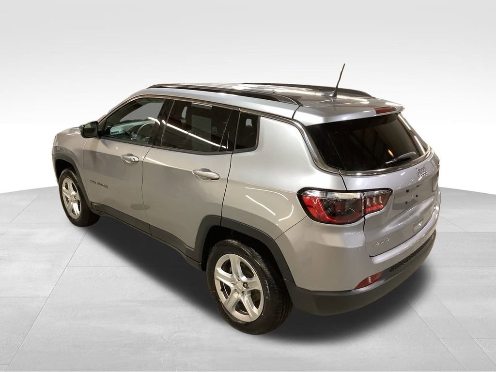 Used 2023 Jeep Compass Latitude image 6