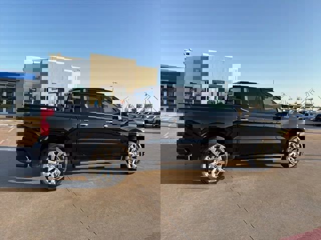 Used 2022 Chevrolet Silverado 1500 High Country w/ Technology Package image 5