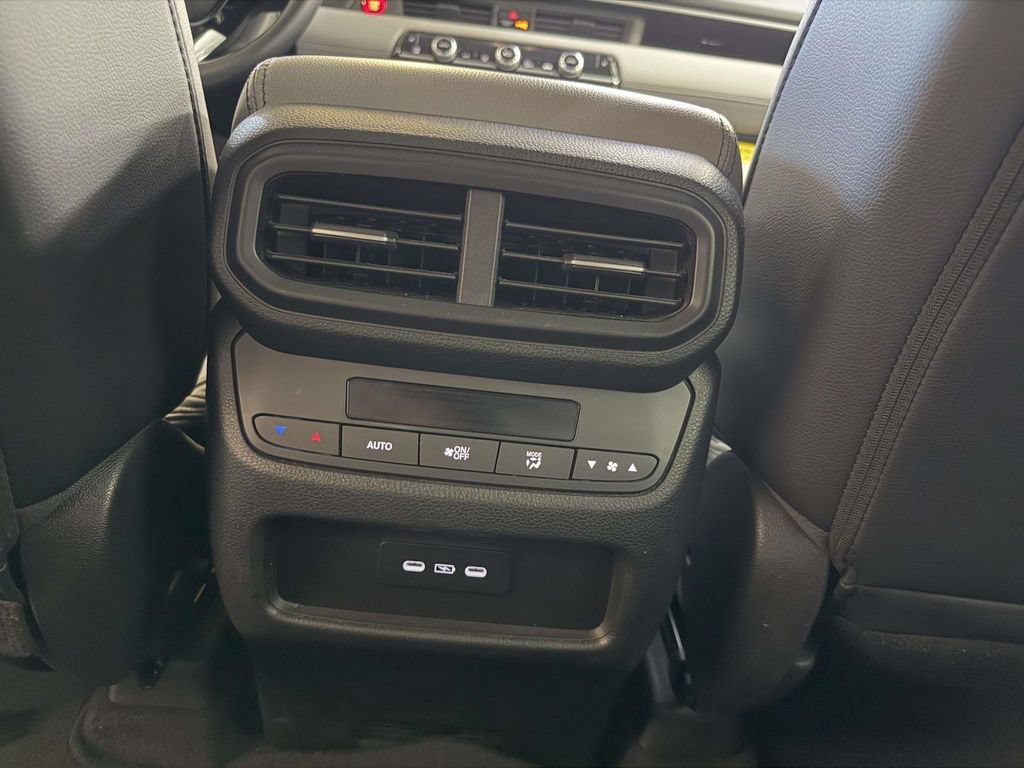 Used 2025 Honda Pilot EX-L image 16