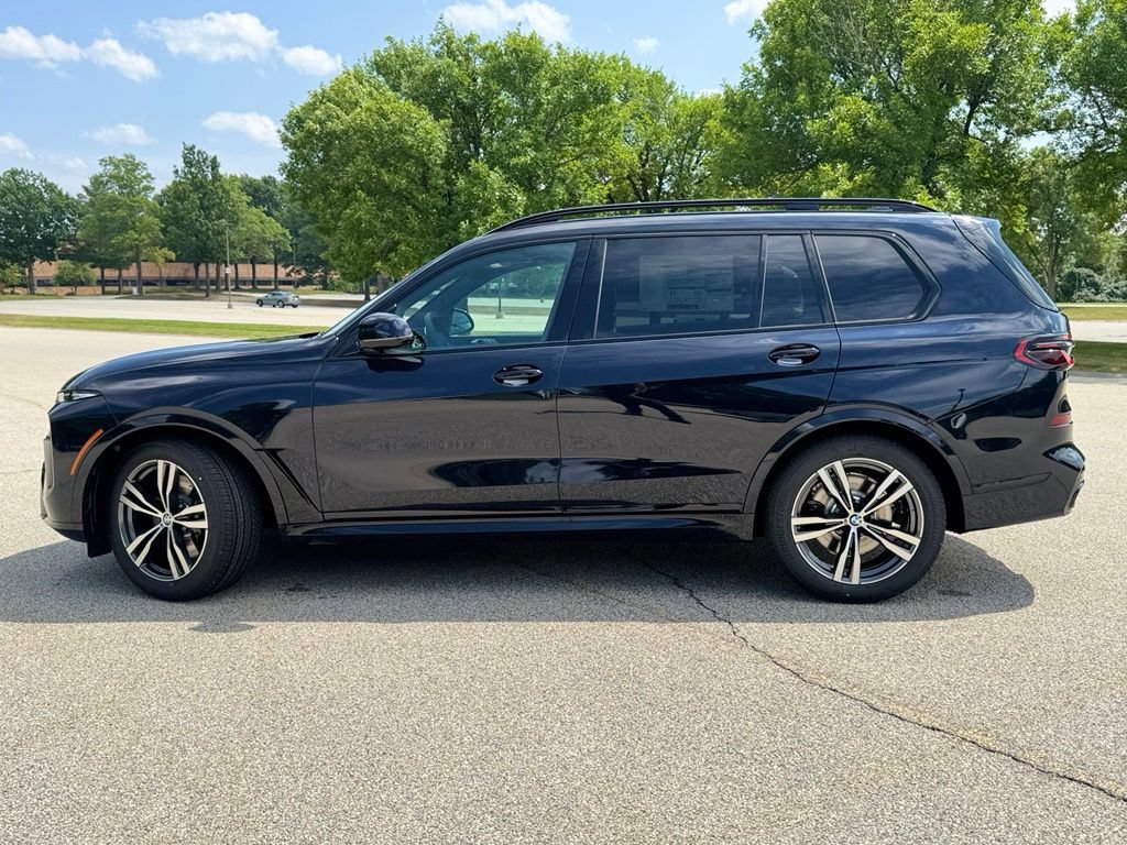 New 2027 BMW X7 xDrive40i w/ M Sport Package AWD/4WD image 3