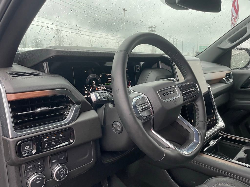 Used 2025 GMC Yukon Denali image 9
