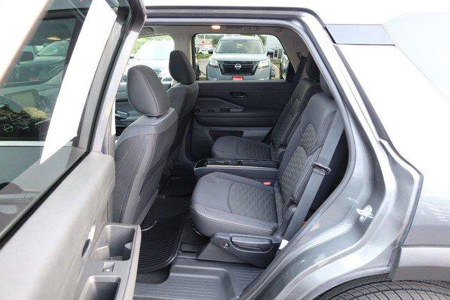 Used 2025 Nissan Pathfinder SV w/ SV Premium Package AWD/4WD image 24