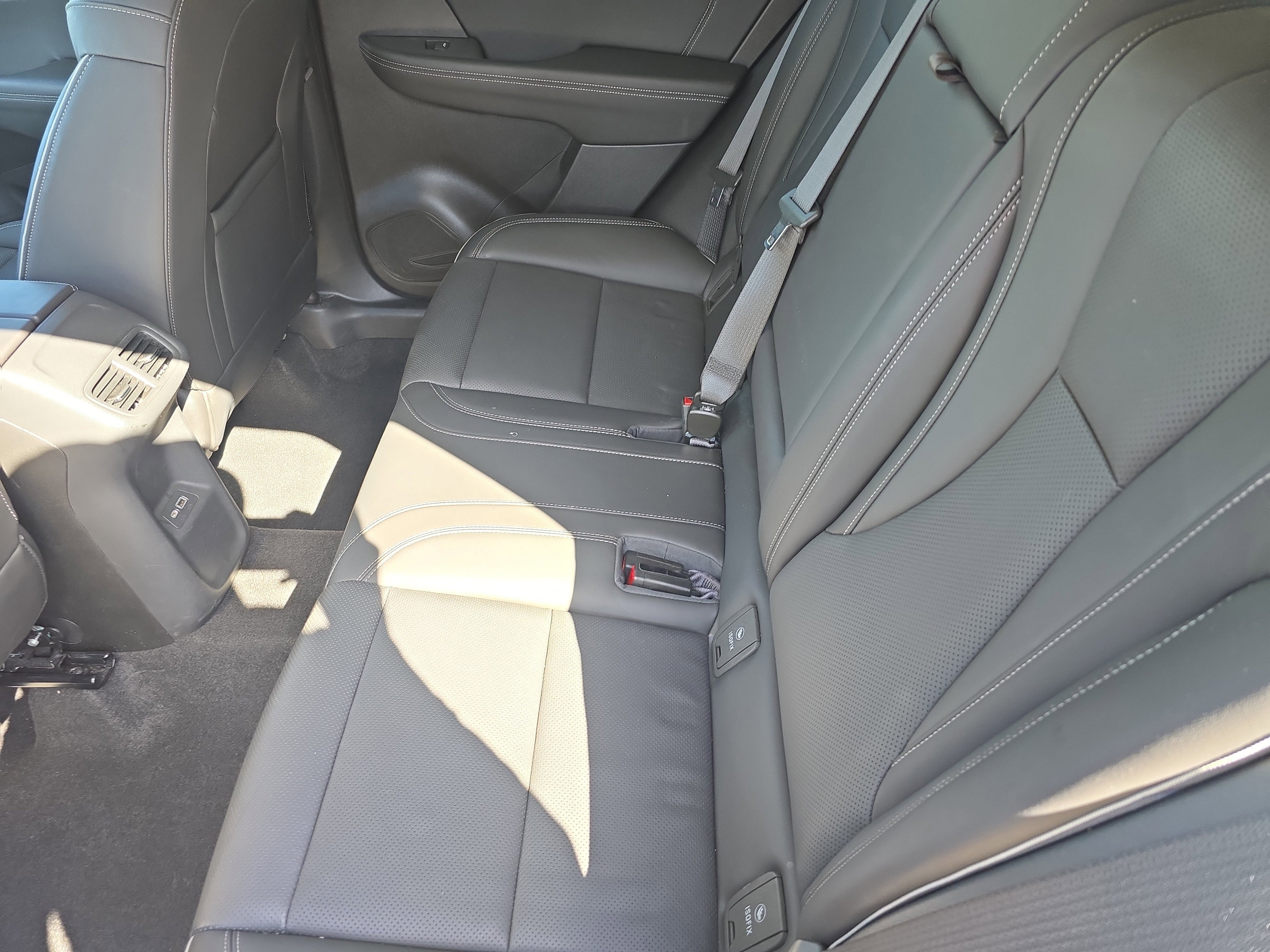 Used 2023 Buick Envision Essence image 14