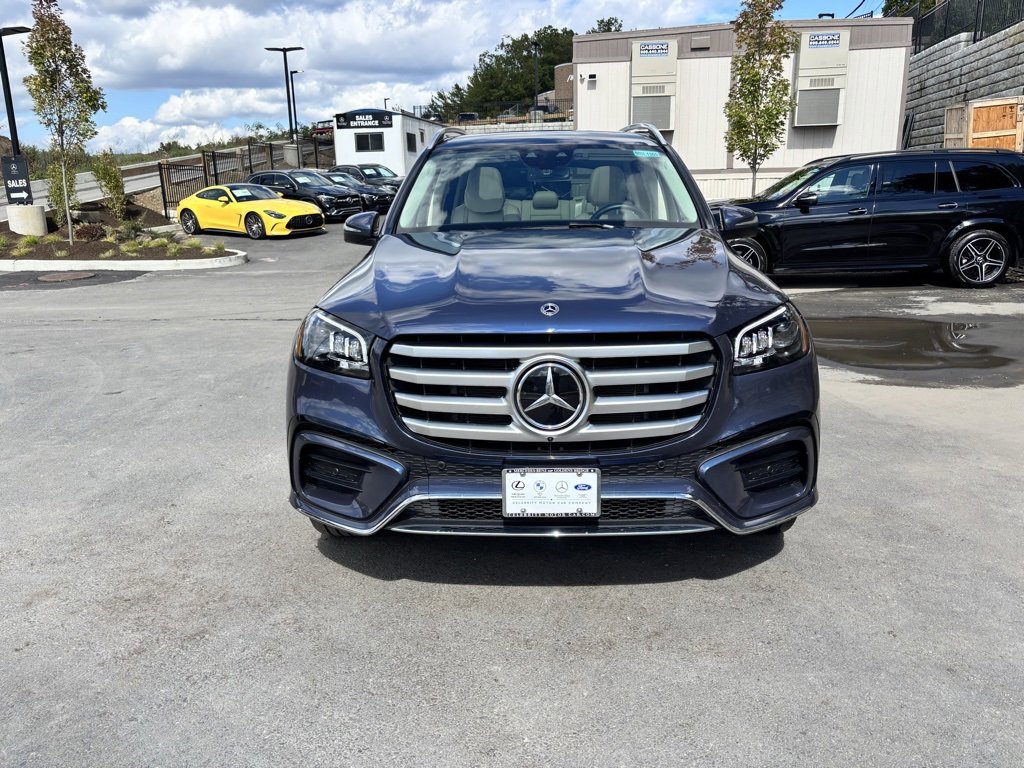 Used 2025 Mercedes-Benz GLS 580 4MATIC image 2