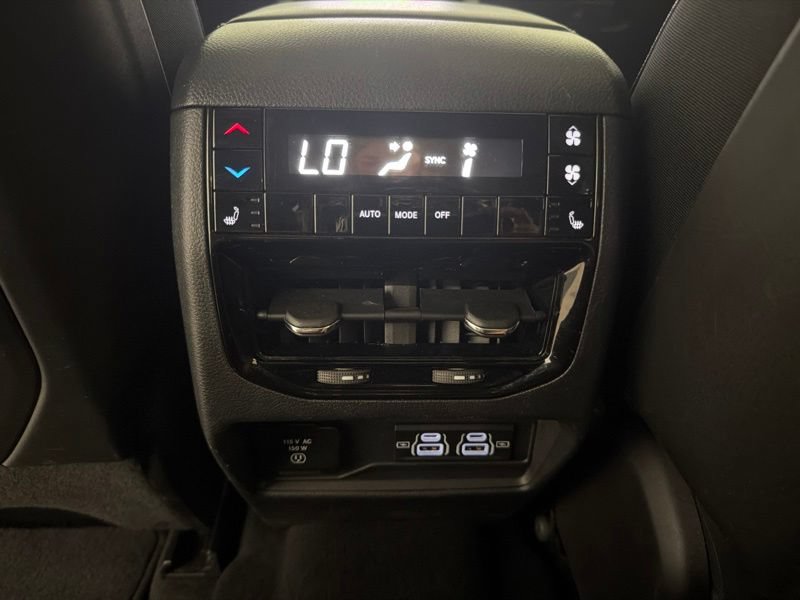 Used 2024 Jeep Grand Cherokee L Limited AWD/4WD image 18