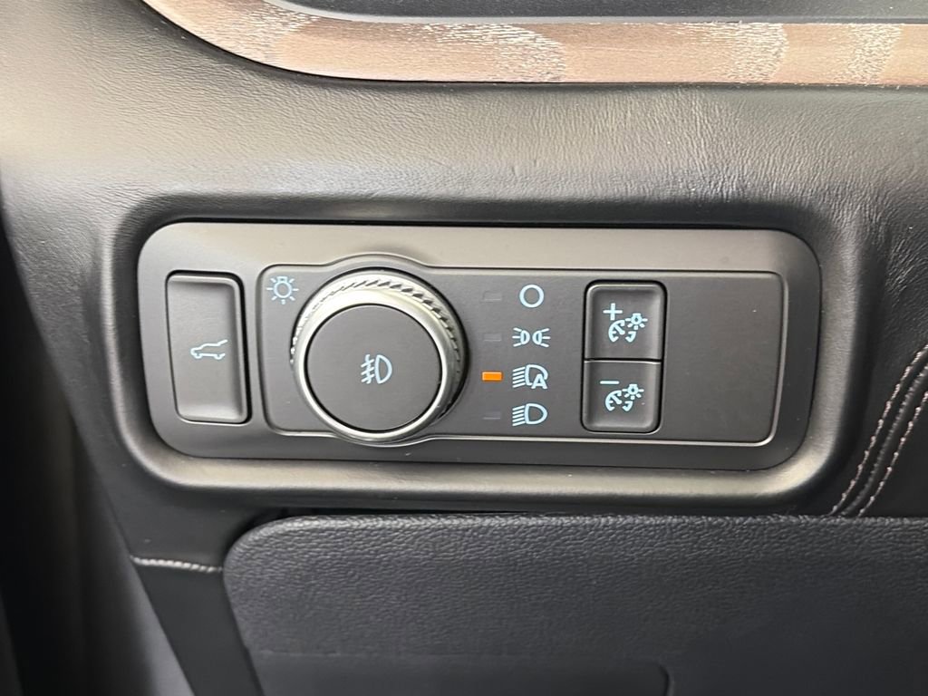 Certified 2020 Ford Explorer Platinum w/ Premium Technology Package AWD/4WD image 24